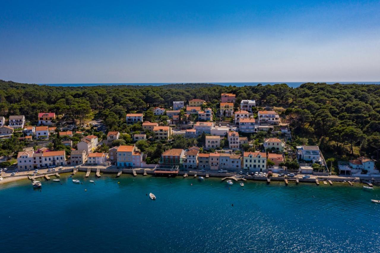 Cikat Bay Residence Мали-Лошинь Экстерьер фото